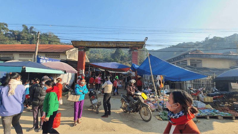 Chợ Phiên Lũng Vân: Nét văn hóa vùng cao độc đáo ở Hòa Bình