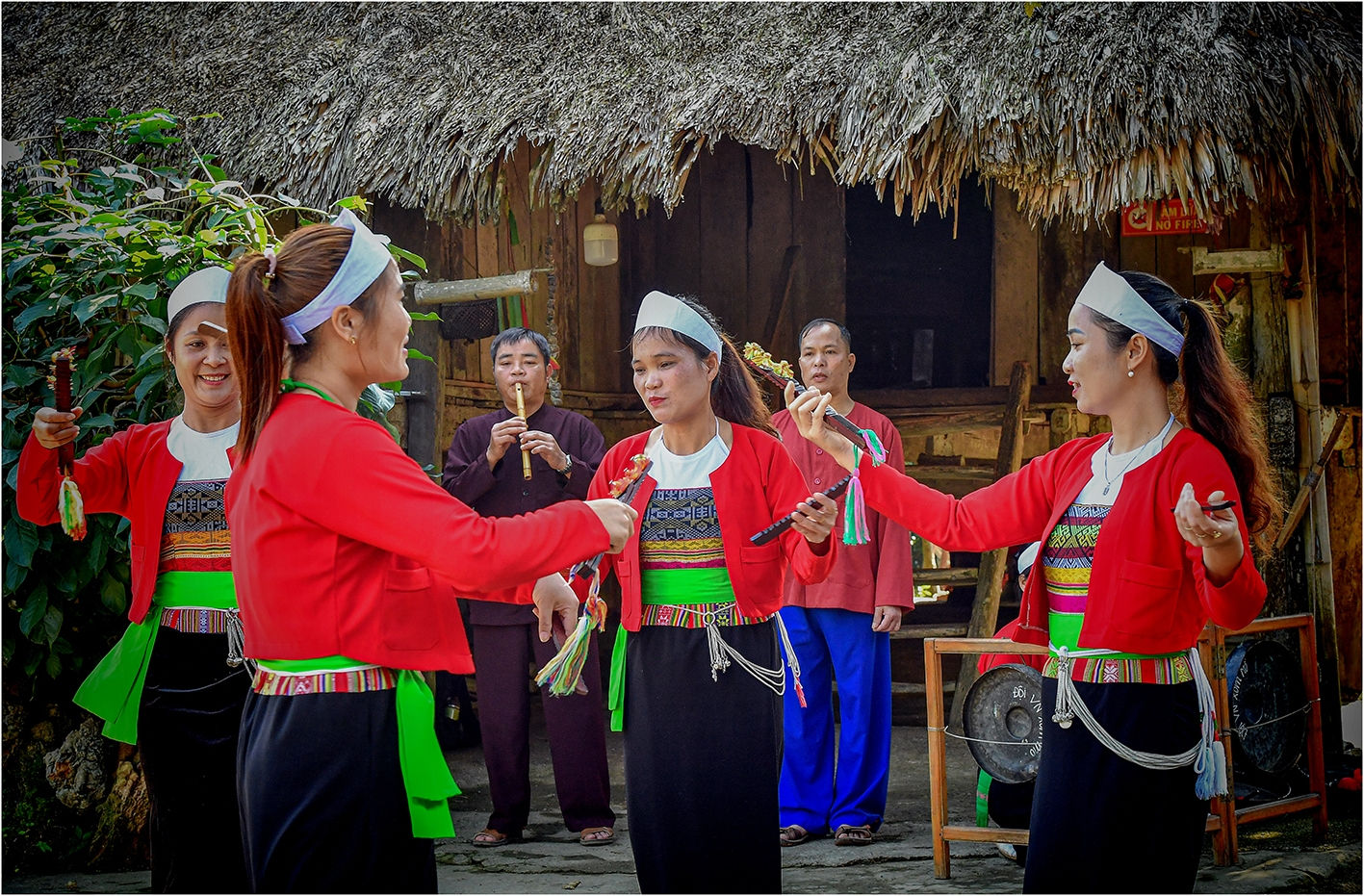 Văn hóa người Mường bản Giang Mỗ: Khám phá nếp sống, nhà sàn và di sản còn được gìn giữ
