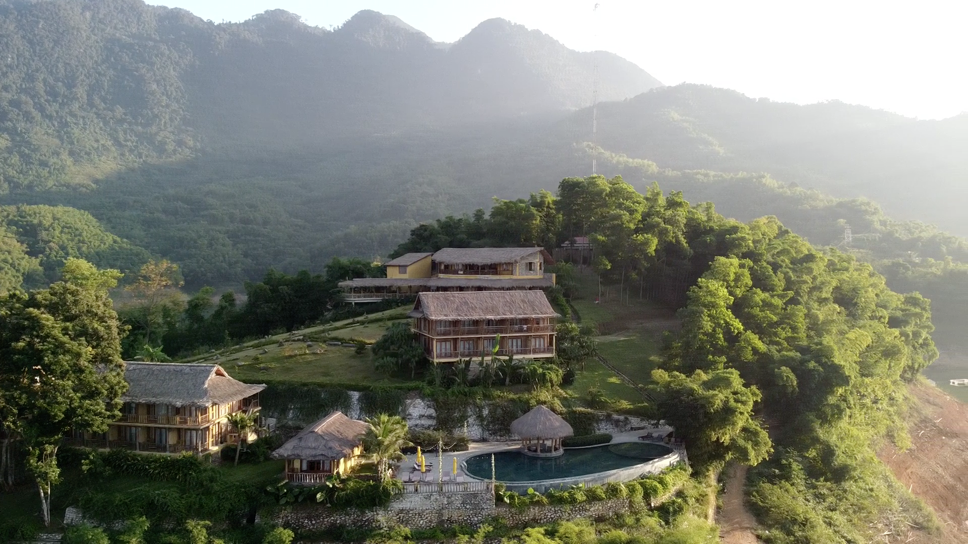 Mai Chau Hideaway Lake Resort