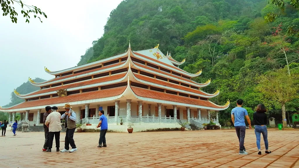 Interior of Chua Tien cave temple in Hoa Binh Province Interior of Chua Tien cave temple in Hoa Binh Province