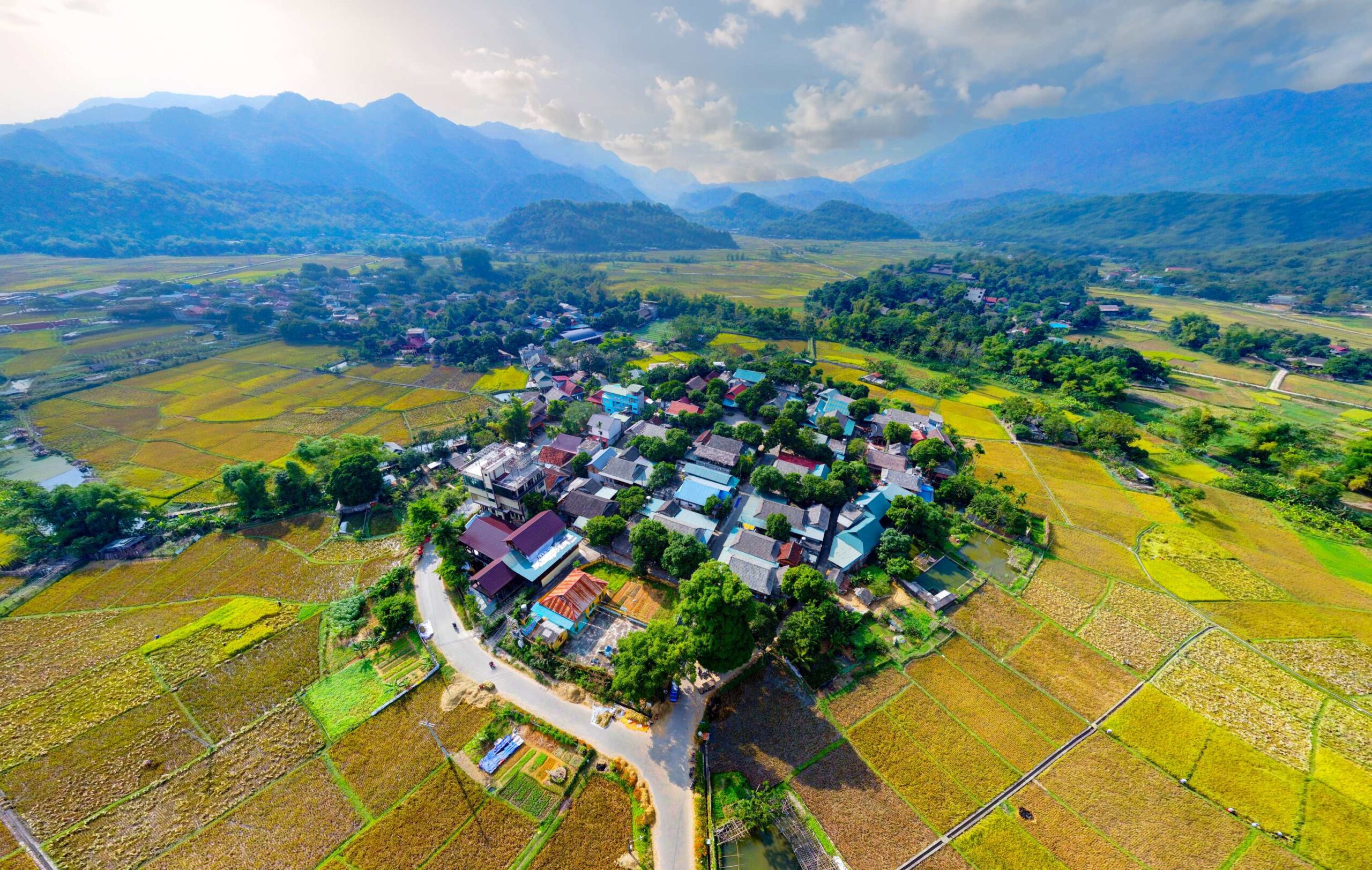 Pom Coong, Na Phon and Na Thia offer quieter rice-field views beyond the busiest village paths (Source: Collected) Pom Coong, Na Phon and Na Thia offer quieter rice-field views beyond the busiest village paths (Source: Collected)