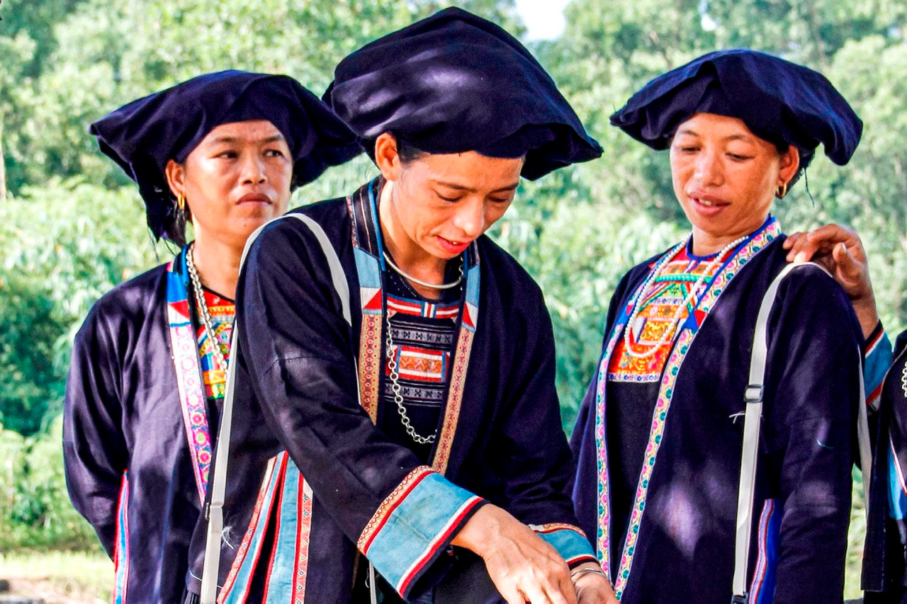 Black Hmong comes from the color of their traditional clothing: black (Source: Chuyen trang Phap luat Dan toc va Ton giao) Black Hmong comes from the color of their traditional clothing: black (Source: Chuyen trang Phap luat Dan toc va Ton giao)