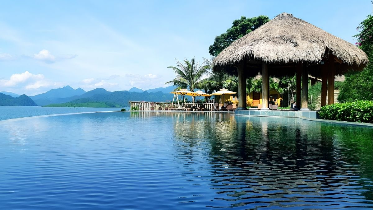 Infinity pool with a view of Hoa Binh Lake Infinity pool with a view of Hoa Binh Lake