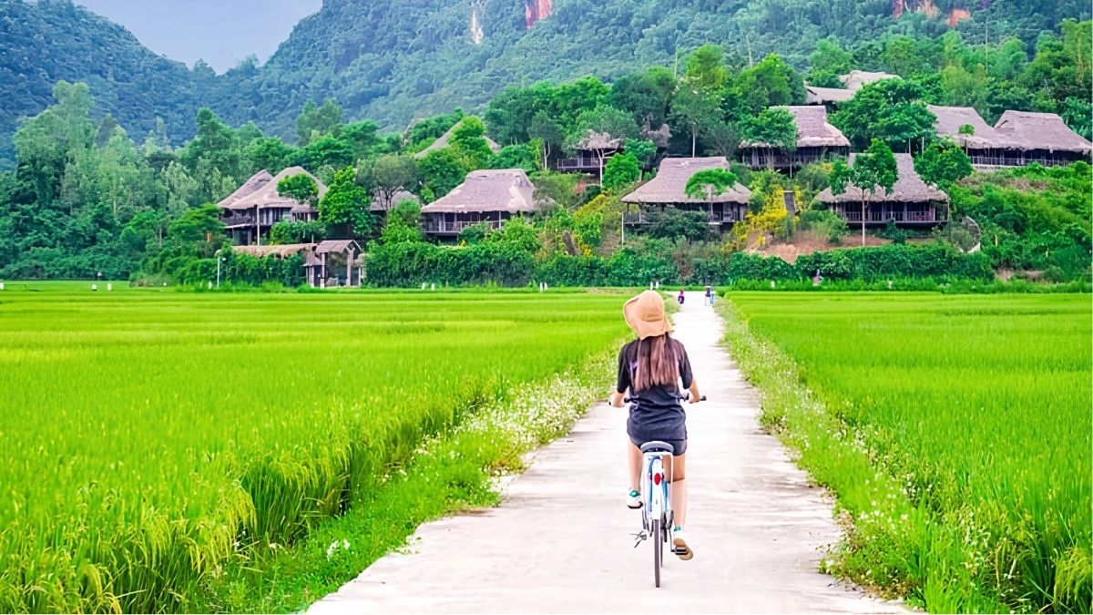 A leisurely bike ride to visit local villages and Go Lao Waterfall (Source: Vietnam Financial Times) A leisurely bike ride to visit local villages and Go Lao Waterfall (Source: Vietnam Financial Times)