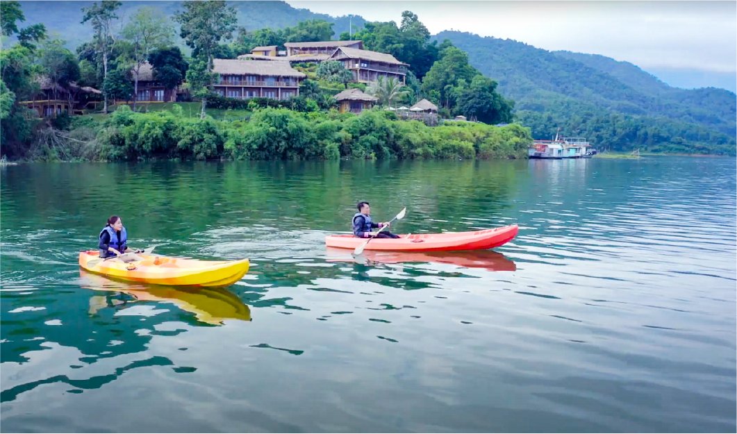 Kayaking on Mat Ngoc Lake Kayaking on Mat Ngoc Lake
