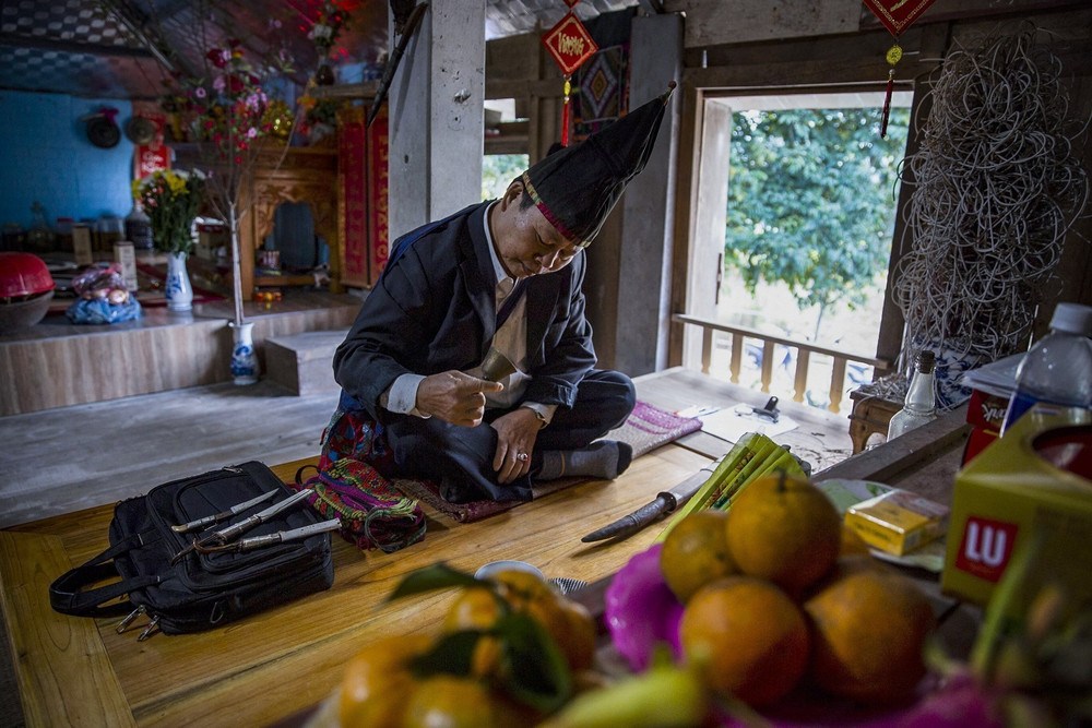 Household Mo ceremonies offer wishes for health, peace, and protection for family members Household Mo ceremonies offer wishes for health, peace, and protection for family members