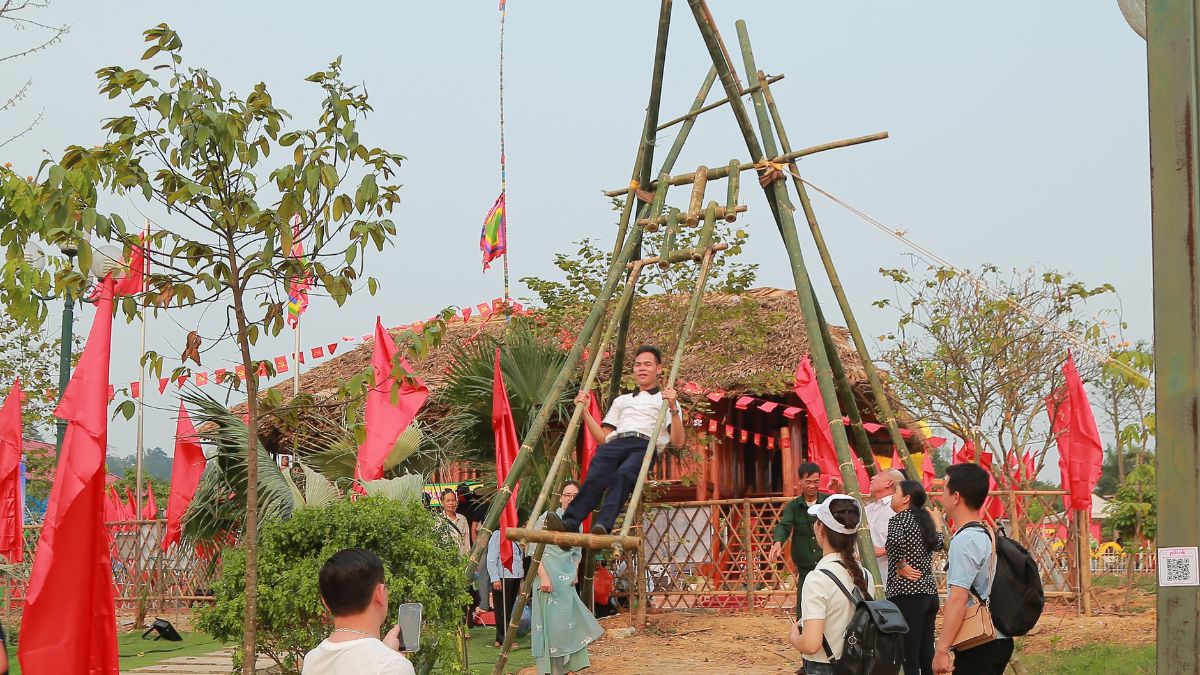Nhóm bạn bè, cặp đôi có 3-5 ngày nghỉ Nhóm bạn bè, cặp đôi có 3-5 ngày nghỉ