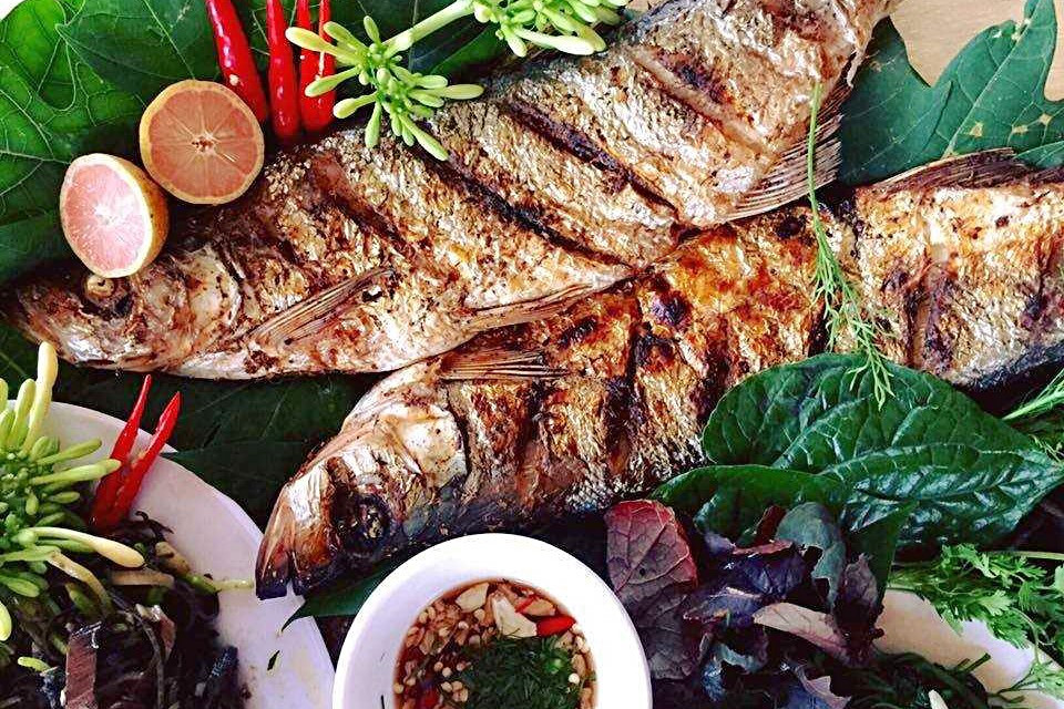 Grilled lake fish, a Thung Nai specialty near Hoa Binh Lake