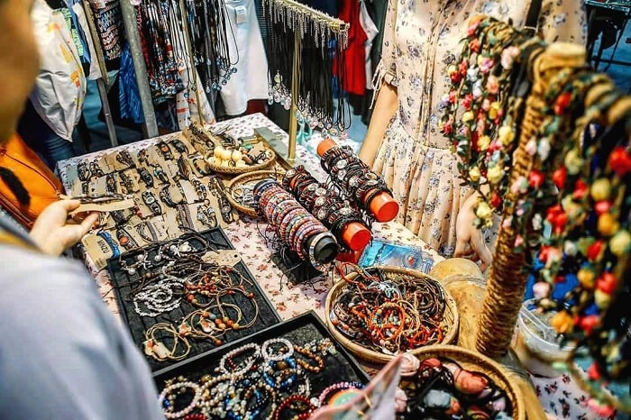 A weekly market in Cao Bang, where Tay and Nung communities from nearby villages come to trade. A weekly market in Cao Bang, where Tay and Nung communities from nearby villages come to trade.