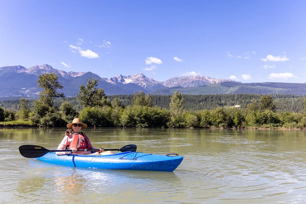 A kayak at a wooden dock while a guest steps in, illustrating the assisted, low-risk entry technique (Source: Bearfoot Theory) A kayak at a wooden dock while a guest steps in, illustrating the assisted, low-risk entry technique (Source: Bearfoot Theory)
