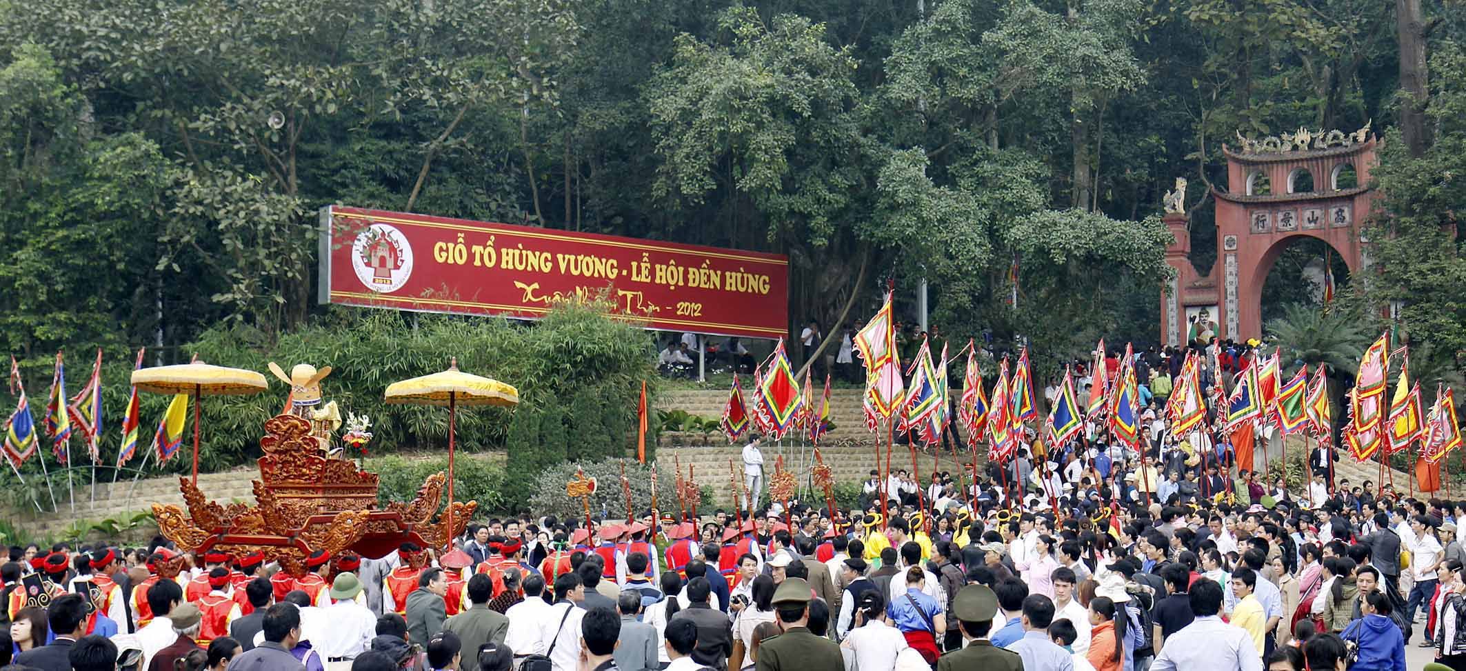Những kinh nghiệm khi tham gia lễ hội Đền Hùng (Nguồn: Báo Phú Thọ)