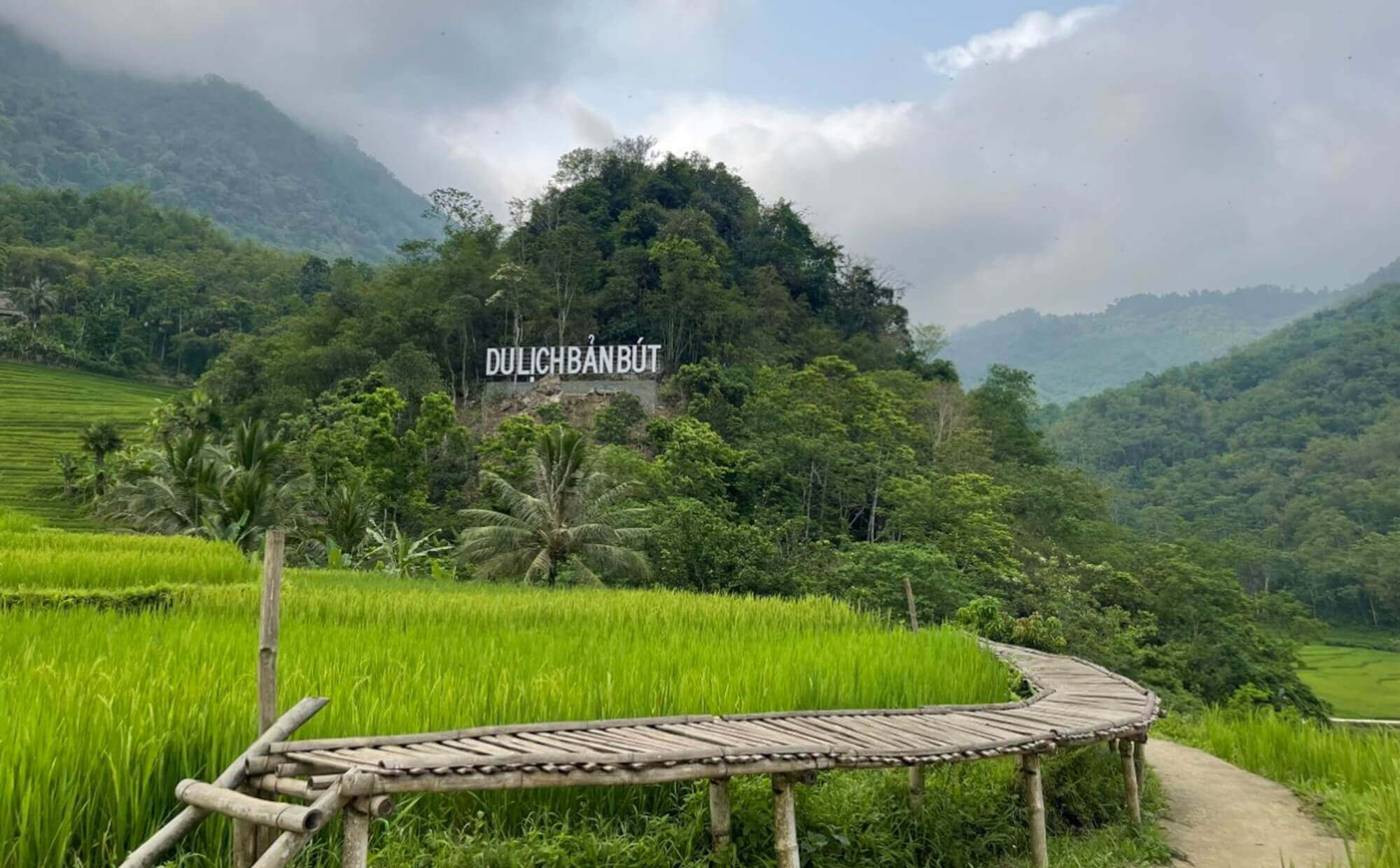 Bản Bút Thanh Hoá ở đâu? Bản Bút Thanh Hoá ở đâu?