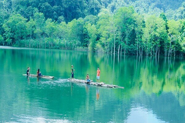 Ngắm hồ Pha Đay giữa núi rừng Ngắm hồ Pha Đay giữa núi rừng