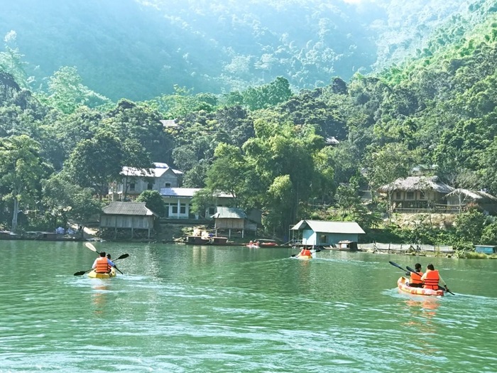 Thời điểm lý tưởng để du lịch bản Bích Trụ trong năm