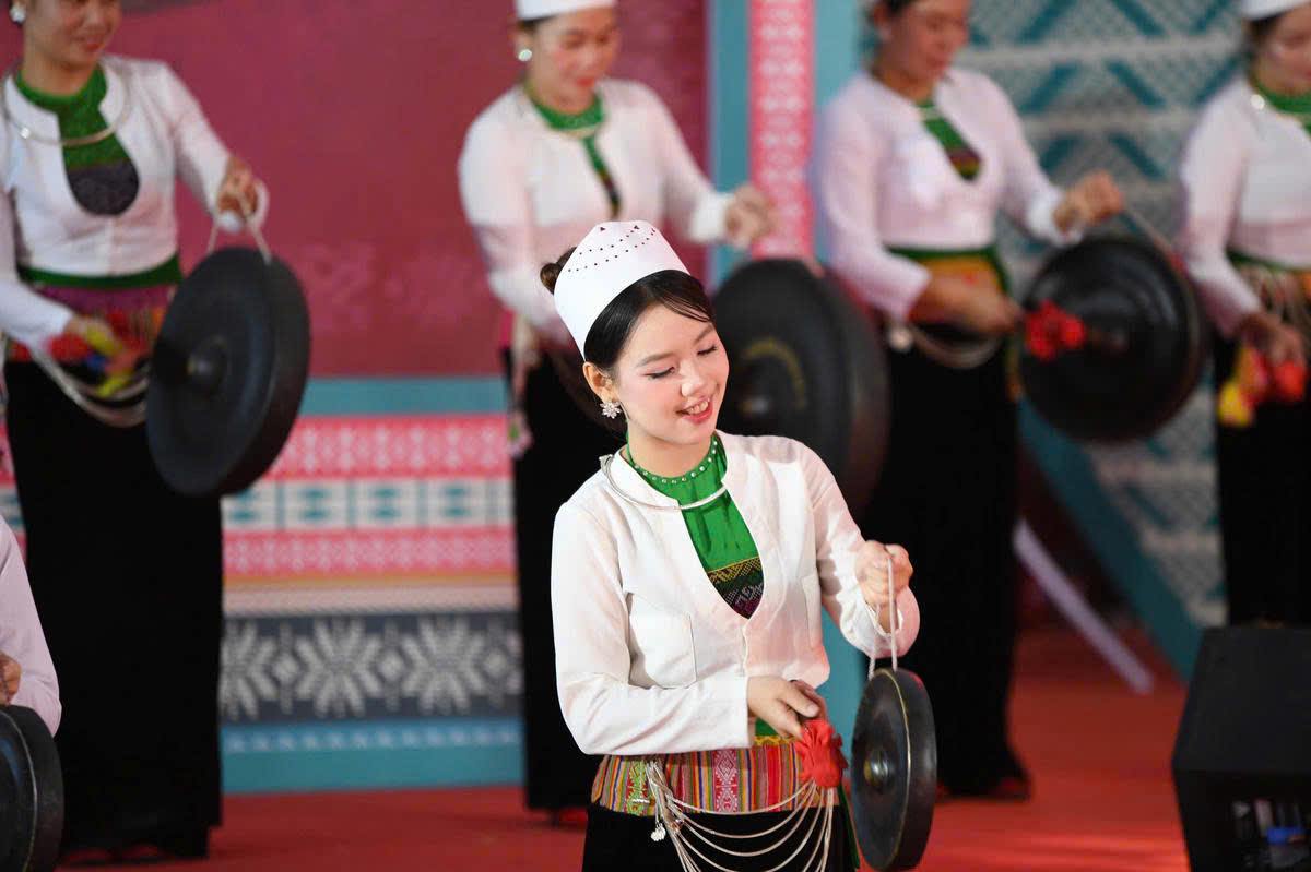 Tiếng chiêng trong lễ hội Tiếng chiêng trong lễ hội