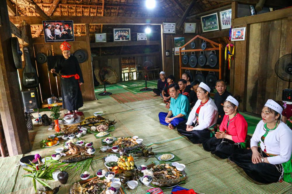 Tiếng chiêng trong nghi lễ tang ma Tiếng chiêng trong nghi lễ tang ma