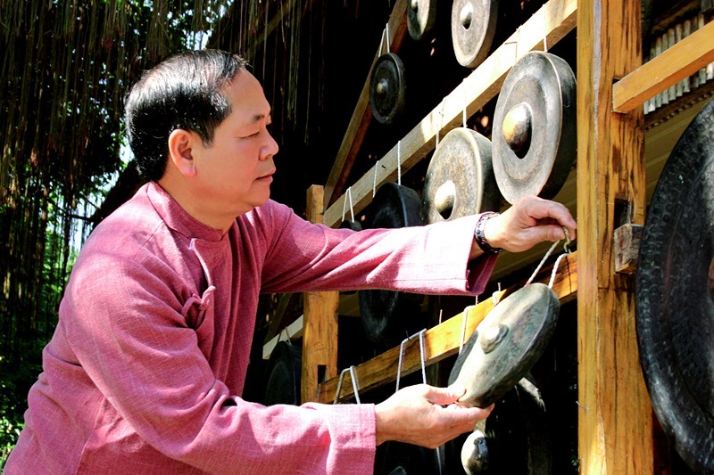 Nghệ nhân níu giữ truyền thống chiêng Mường Nghệ nhân níu giữ truyền thống chiêng Mường