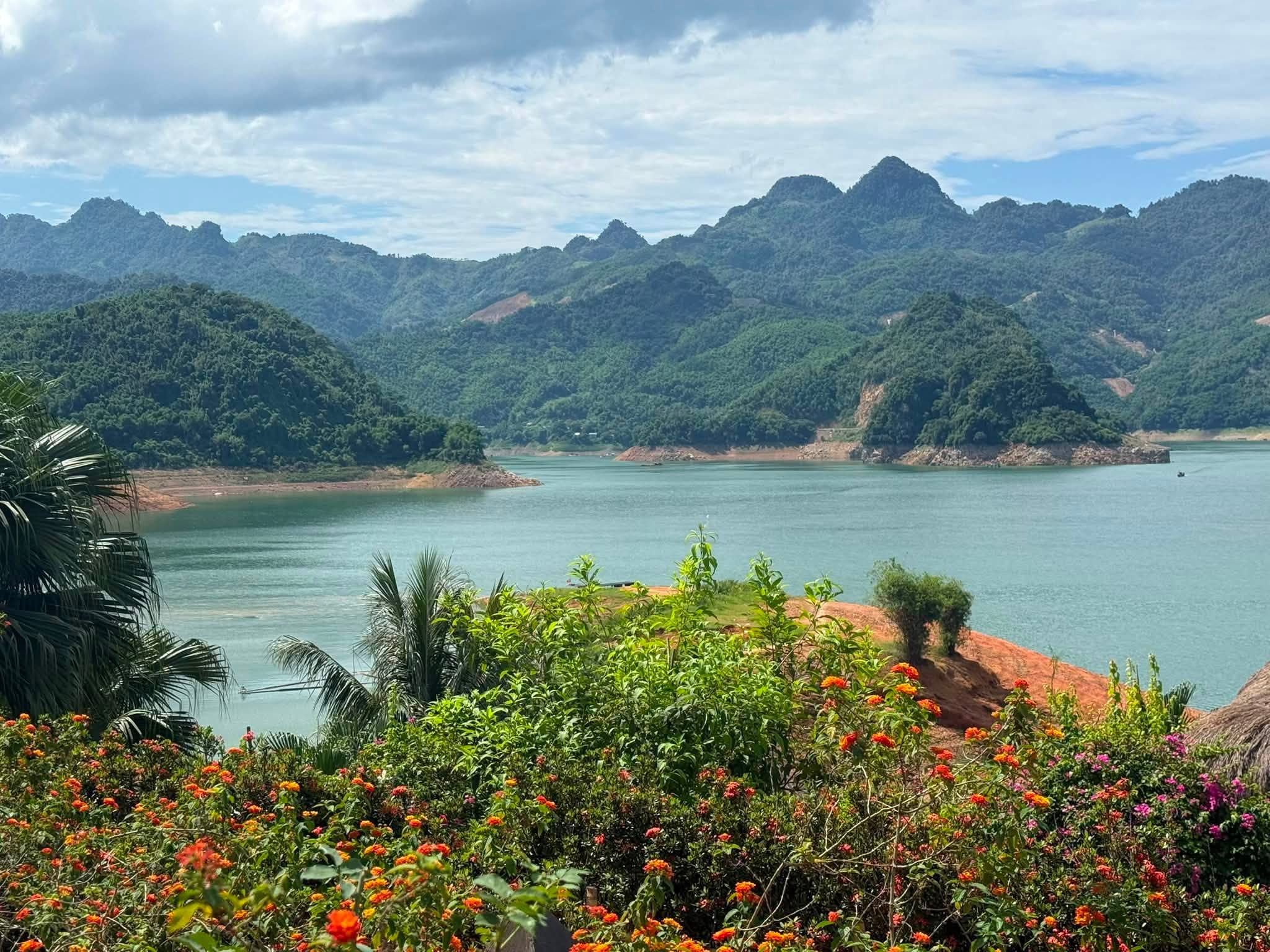 Mai Châu Hideaway Lake Resort Mai Châu Hideaway Lake Resort