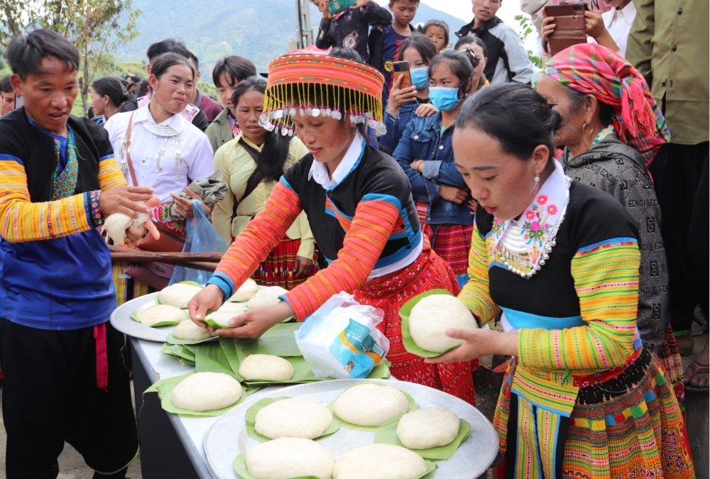 Bánh dày của người Mông (Nguồn: Báo Lao Động) Bánh dày của người Mông (Nguồn: Báo Lao Động)