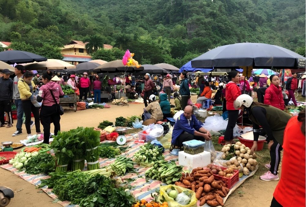 Theo lệ của người Thái, ngày 25 tháng Chạp là phiên chợ lớn nhất Theo lệ của người Thái, ngày 25 tháng Chạp là phiên chợ lớn nhất