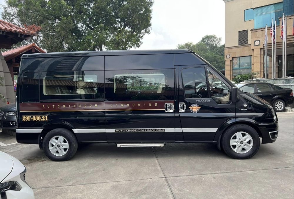 Đi từ Hà Nội lên Mai Châu bằng limousine (Nguồn: bonbanh.com) Đi từ Hà Nội lên Mai Châu bằng limousine (Nguồn: bonbanh.com)