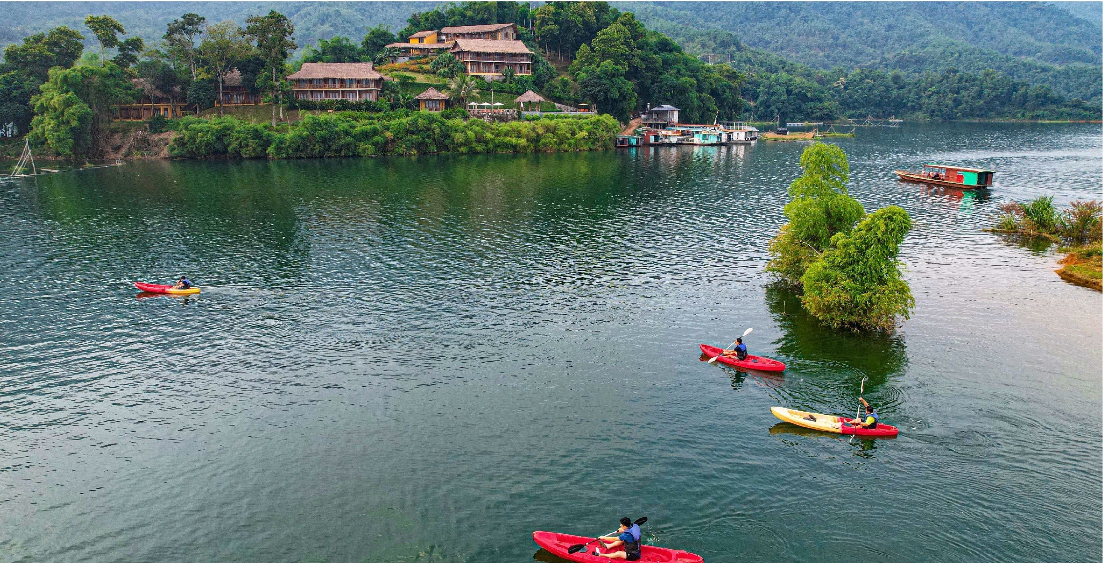 Du lịch Mai Châu 3 ngày 2 đêm: Chèo Kayaking thưởng ngoạn sông Đà, đạp xe trong rừng tre Du lịch Mai Châu 3 ngày 2 đêm: Chèo Kayaking thưởng ngoạn sông Đà, đạp xe trong rừng tre