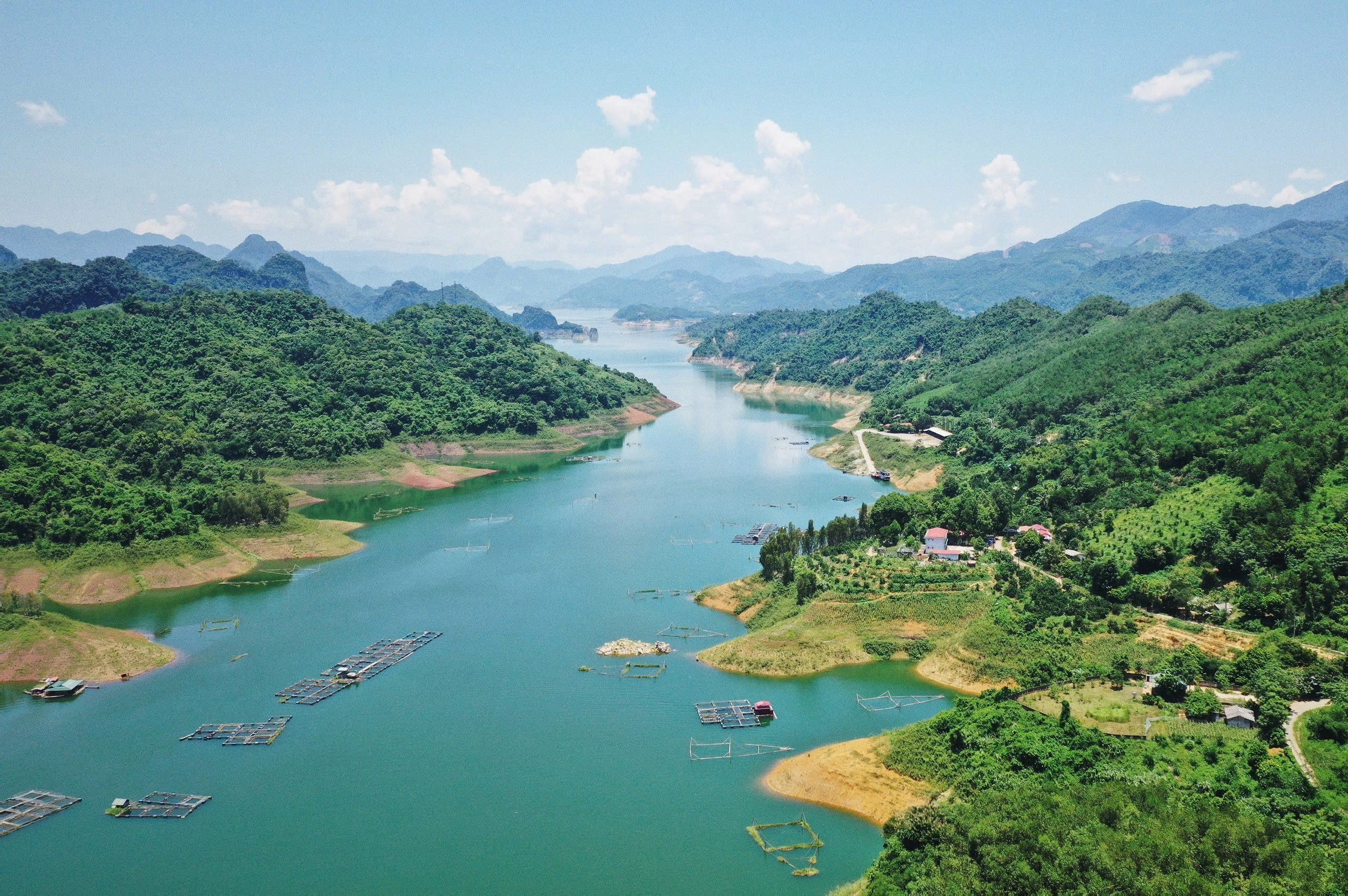 Hồ Thác Bờ Hòa Bình là ở đâu? Hồ Thác Bờ Hòa Bình là ở đâu?