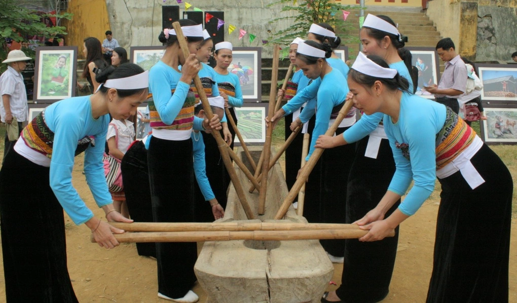 Cách trình diễn Keng Loóng của người Thái Mai Châu Cách trình diễn Keng Loóng của người Thái Mai Châu