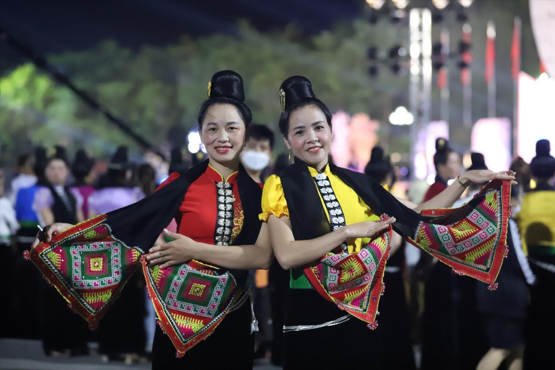 Đặc trưng văn hoá - xã hội tại Mai Châu Đặc trưng văn hoá - xã hội tại Mai Châu