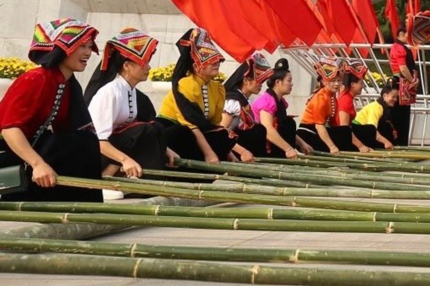 Dụng cụ cần chuẩn bị khi nhảy sạp Tây Bắc 