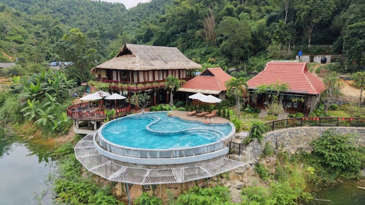 Toàn cảnh Mít Retreat với bể bơi vô cực độc đáo, những căn nhà nghỉ mộc mạc giữa núi rừng Đà Bắc Toàn cảnh Mít Retreat với bể bơi vô cực độc đáo, những căn nhà nghỉ mộc mạc giữa núi rừng Đà Bắc