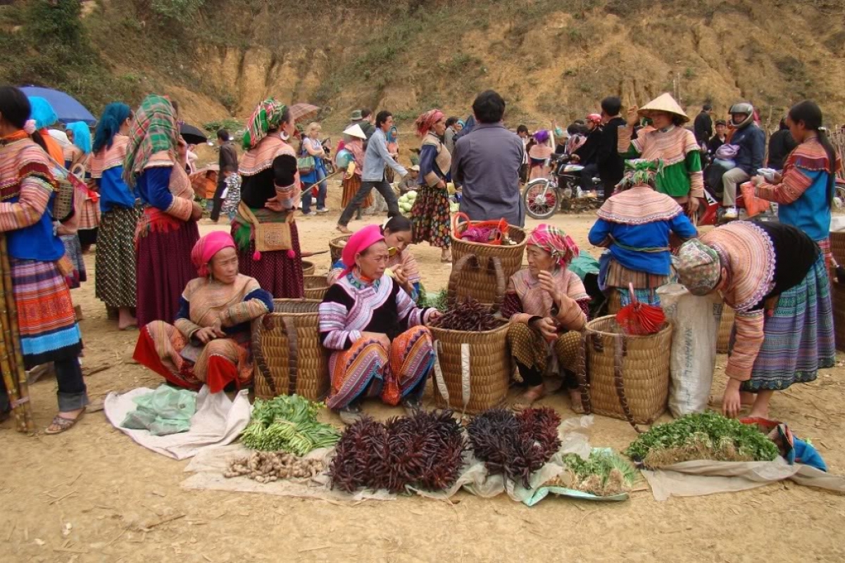 Chợ phiên Tân Sơn