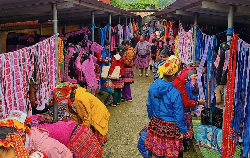 Một góc nhỏ ở chợ phiên Pà Cò Một góc nhỏ ở chợ phiên Pà Cò