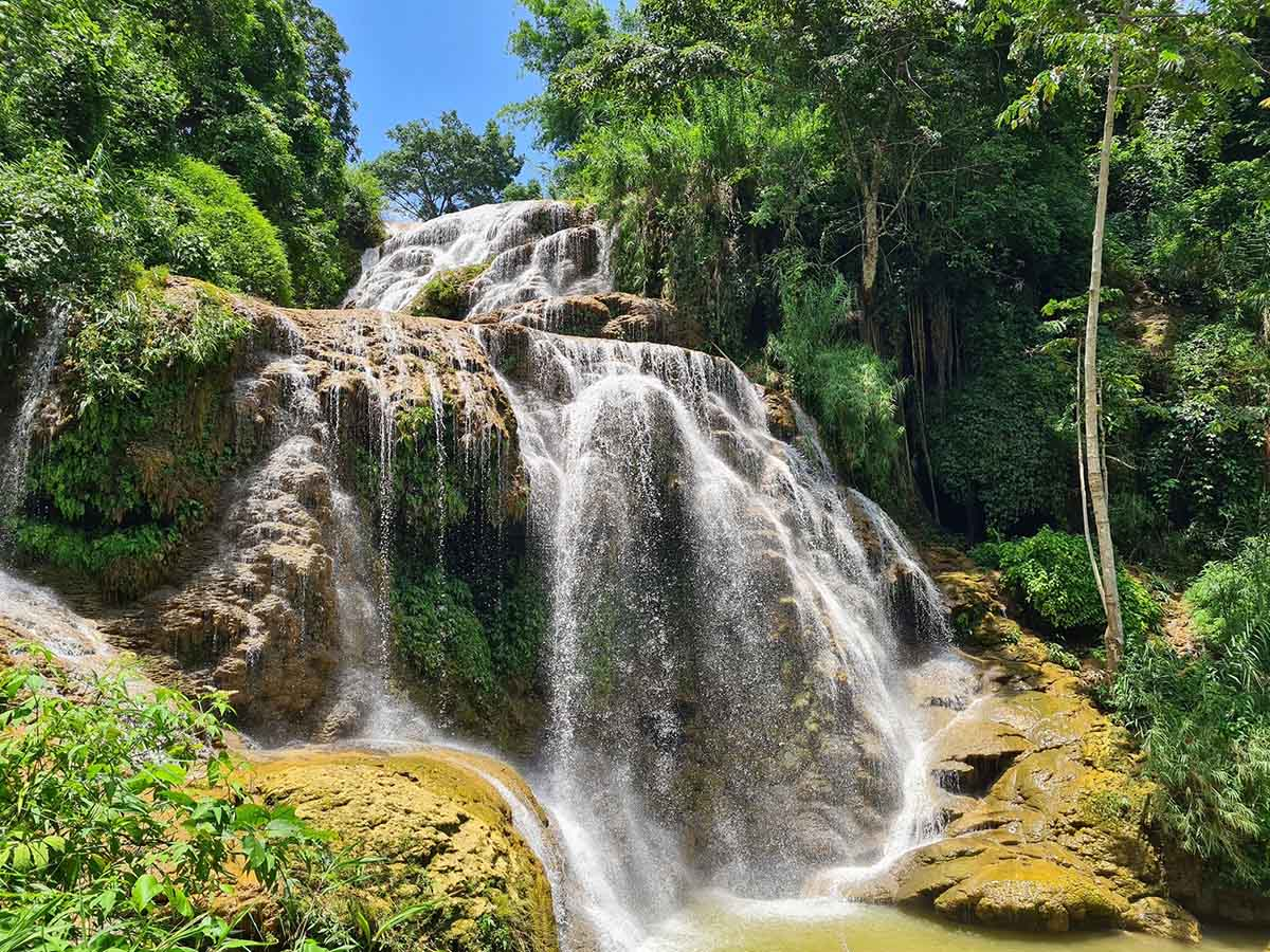 Thác Mu tuyệt đẹp, hùng vĩ có độ cao hơn 1000m so với mực nước biển Thác Mu tuyệt đẹp, hùng vĩ có độ cao hơn 1000m so với mực nước biển