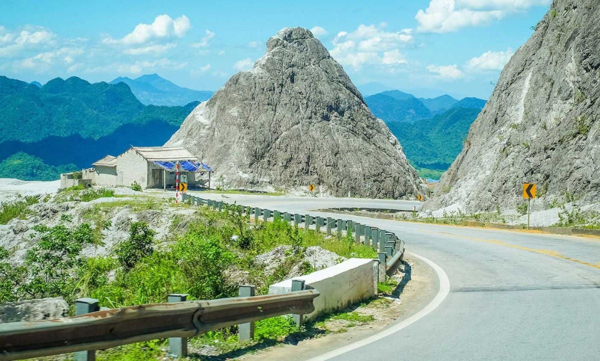 Thung Khe Pass