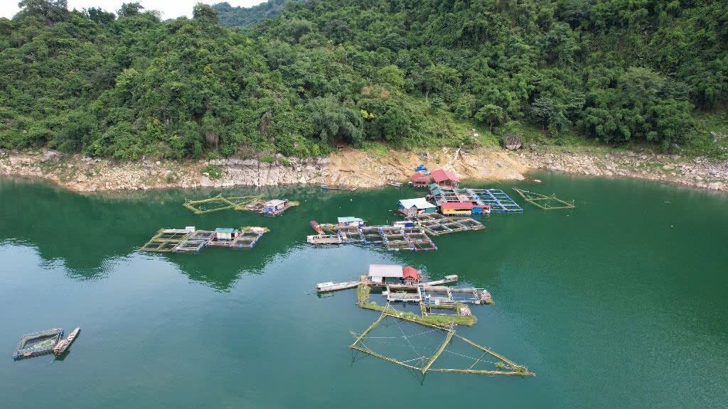 Hoa Binh Lake has an impact on the livelihoods of local people (Source: Collect) Hoa Binh Lake has an impact on the livelihoods of local people (Source: Collect)