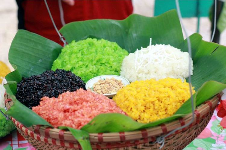 Xôi nếp hương - món ăn truyền thống của người Thái ở Mai Châu Xôi nếp hương - món ăn truyền thống của người Thái ở Mai Châu