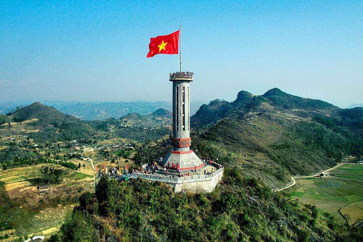 Mai Chau Flagpole - An ideal stop for those who want to admire the panoramic view of Mai Chau valley (Source: Collect) Mai Chau Flagpole - An ideal stop for those who want to admire the panoramic view of Mai Chau valley (Source: Collect)