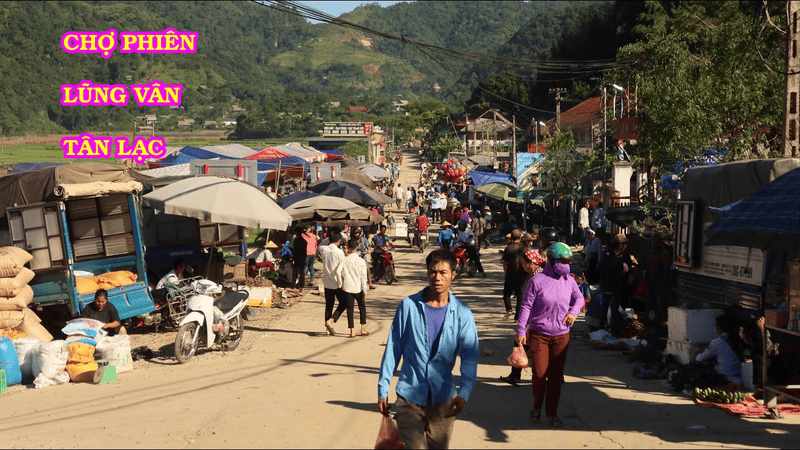 Chợ phiên Lũng Vân họp vào khi nào? (Nguồn: Youtube Quách Tự Huy)