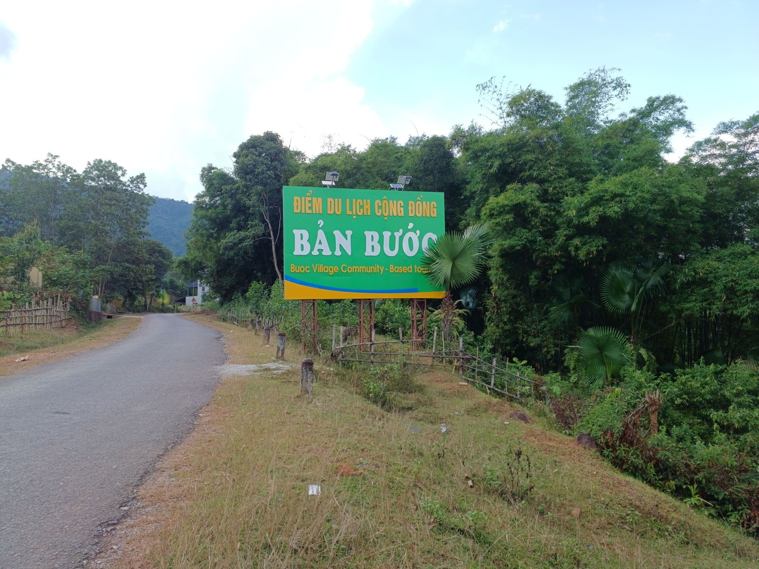 Bản Bước - Bản làng hoang sơ giữa núi rừng Tây Bắc Bản Bước - Bản làng hoang sơ giữa núi rừng Tây Bắc