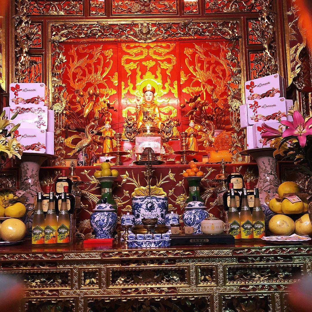 Hệ thống thờ tự đa dạng, phong phú Hệ thống thờ tự đa dạng, phong phú