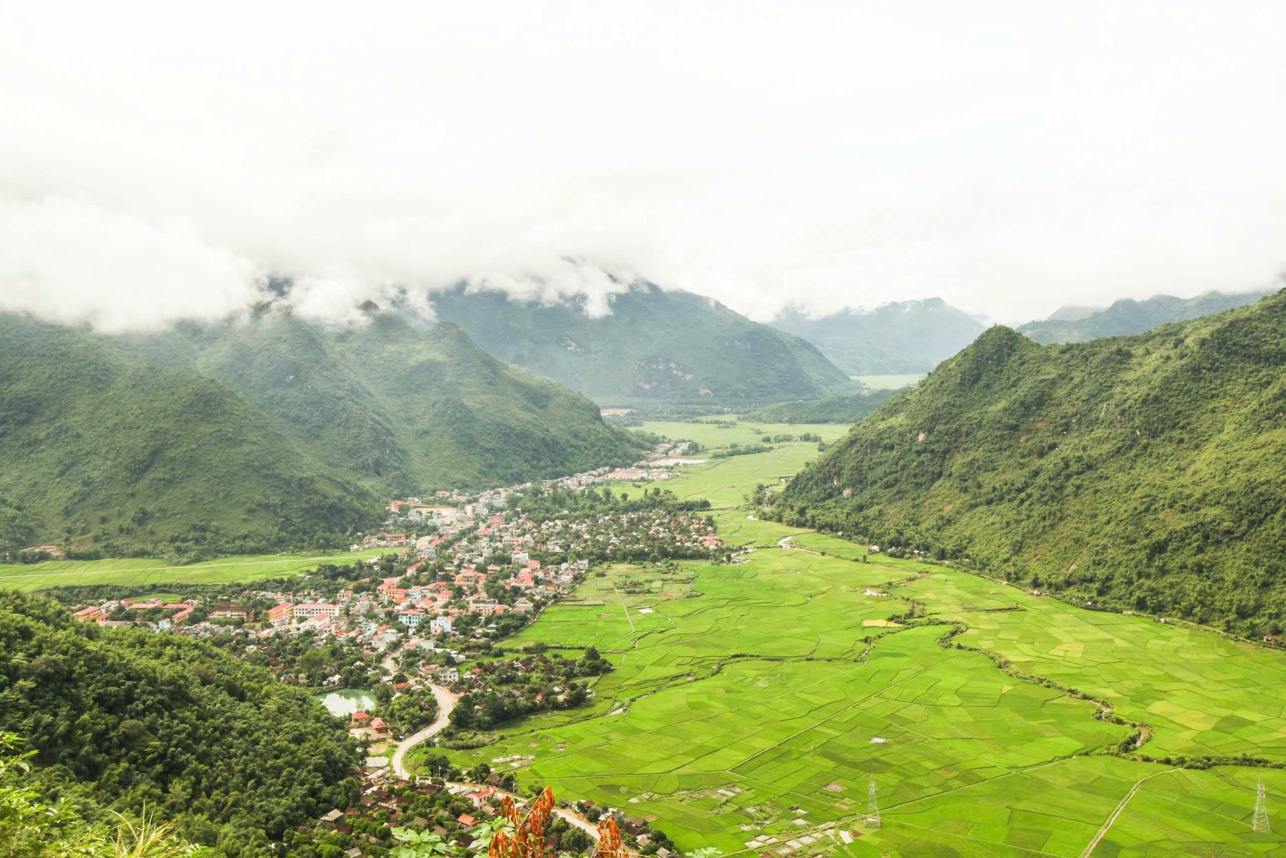 Thời tiết Mai Châu tháng 10 như thế nào? (Nguồn: Mai Chau Hideaway Lake Resort) Thời tiết Mai Châu tháng 10 như thế nào? (Nguồn: Mai Chau Hideaway Lake Resort)