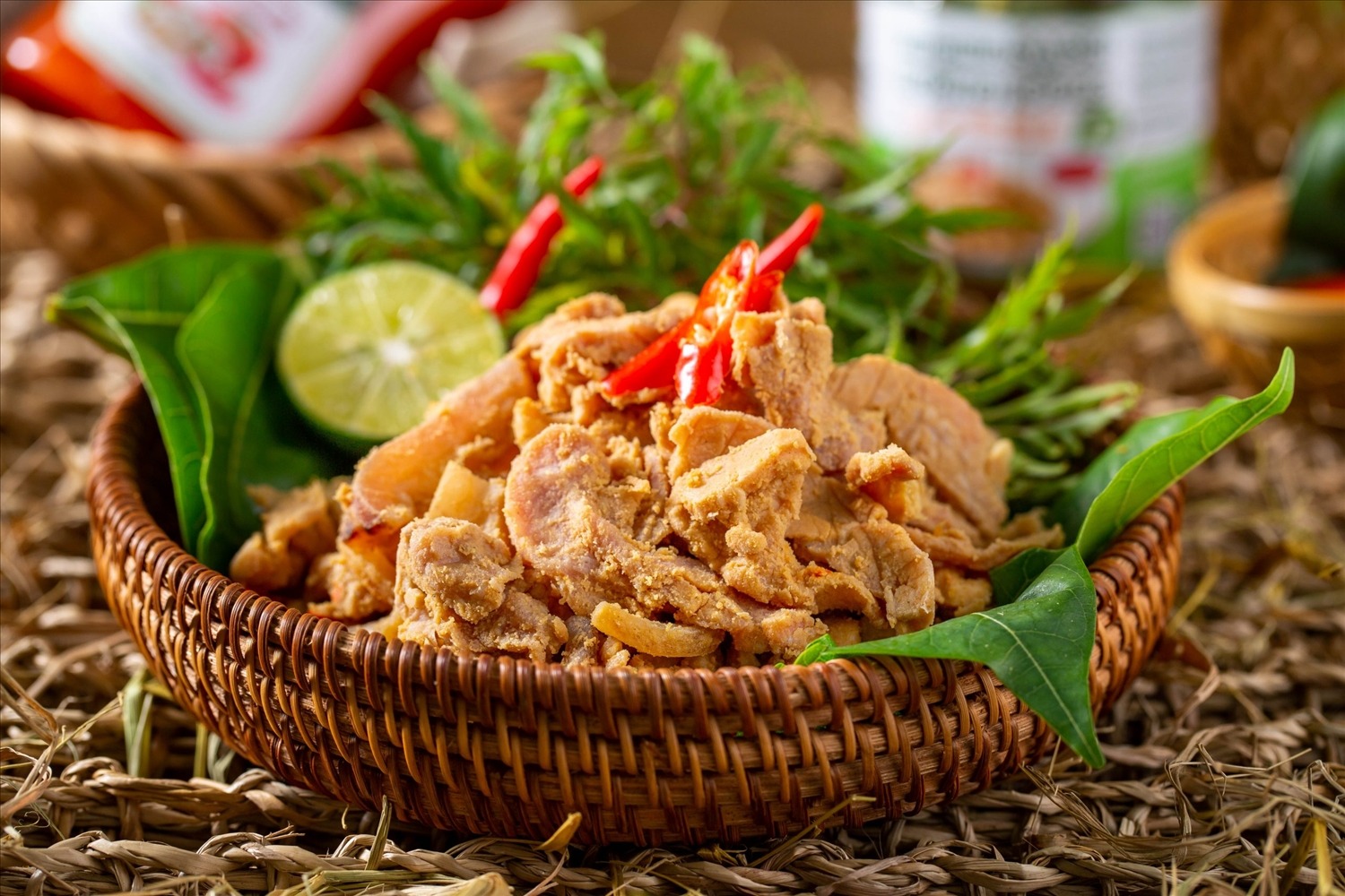 Câu chuyện xoay quanh thịt lợn muối chua Mai Châu Câu chuyện xoay quanh thịt lợn muối chua Mai Châu