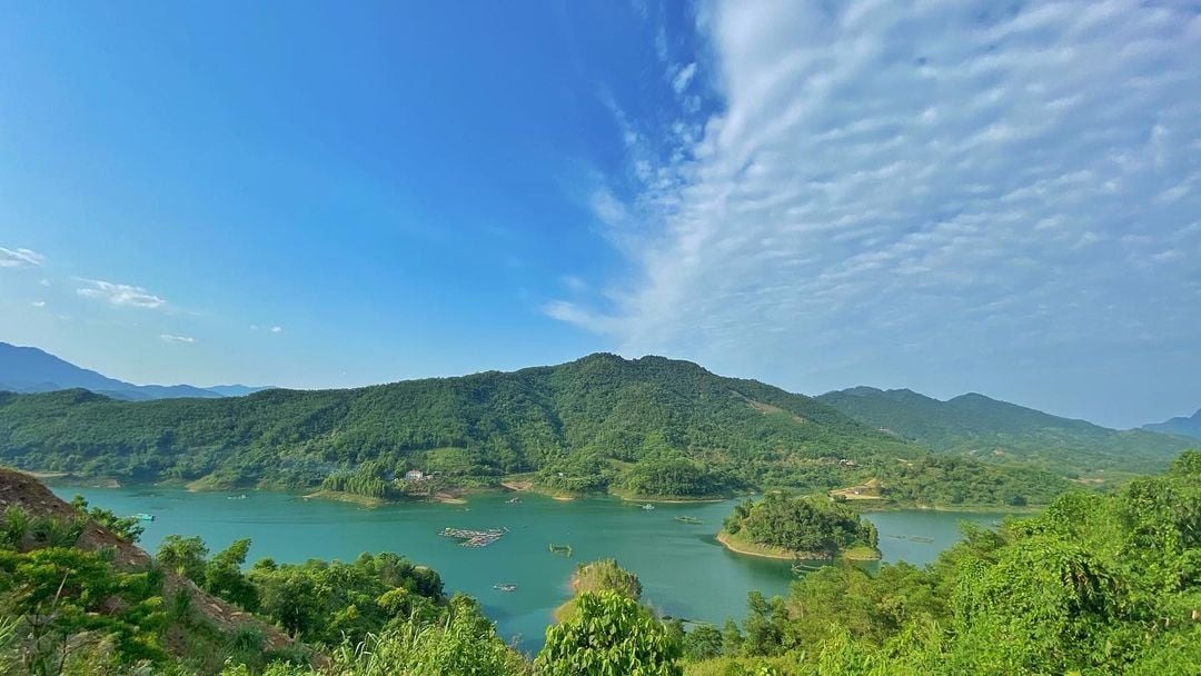 Thung Nai ở đâu? Nên đến Thung Nai Hòa Bình là mùa nào? Thung Nai ở đâu? Nên đến Thung Nai Hòa Bình là mùa nào?