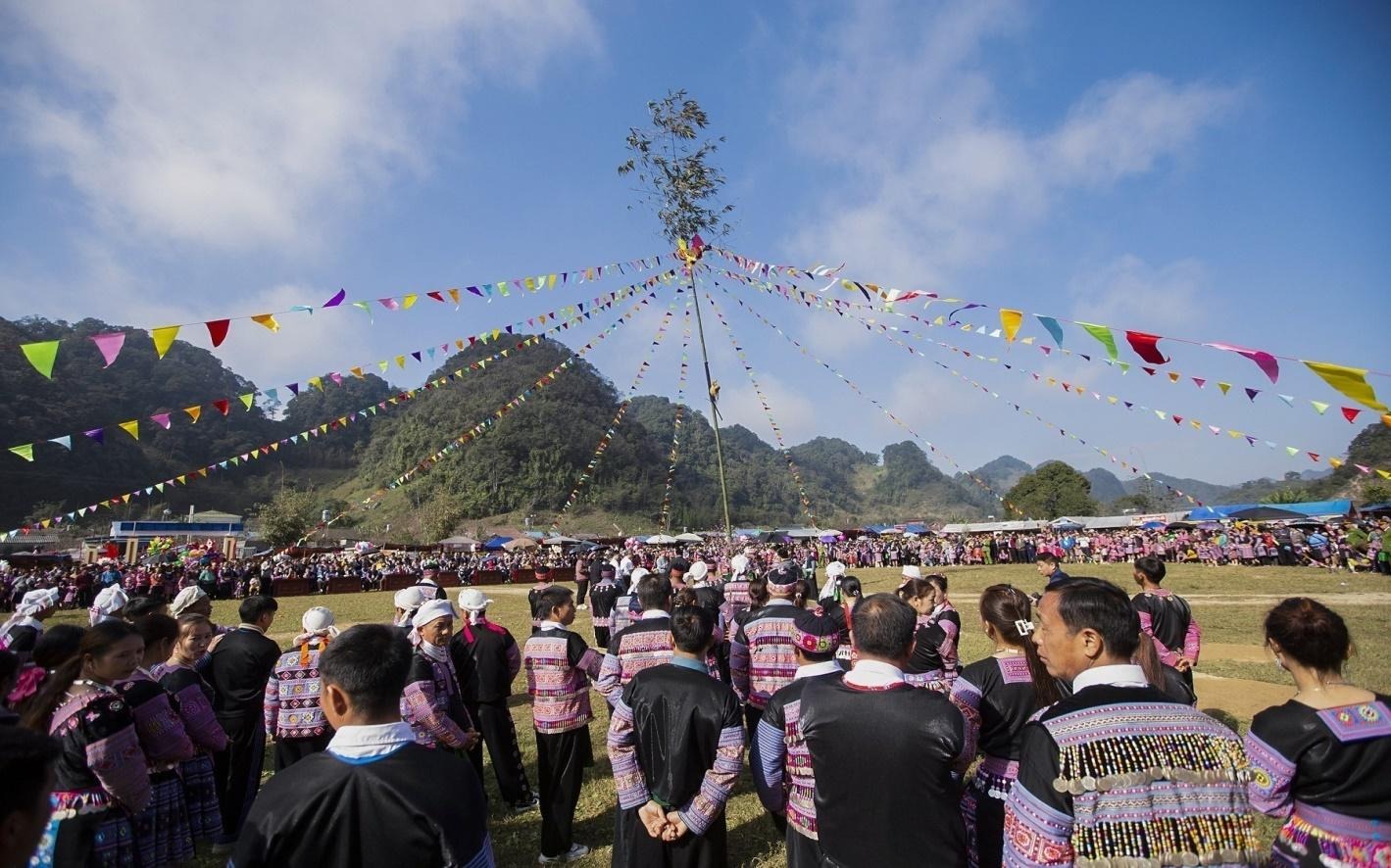 Lễ hội Gầu Tào của người dân tộc H’Mông (Nguồn: hoabinhtourism.vn) Lễ hội Gầu Tào của người dân tộc H’Mông (Nguồn: hoabinhtourism.vn)