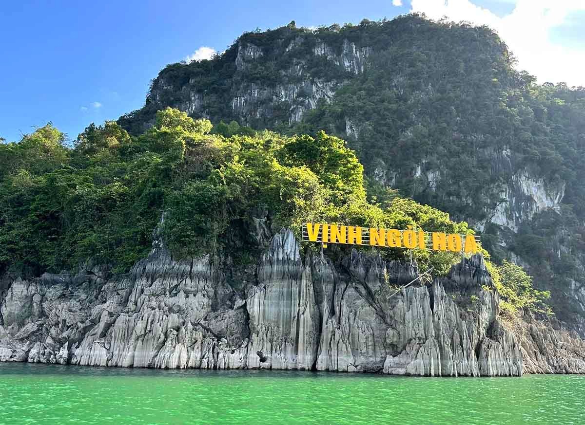 Đôi nét về vịnh Ngòi Hoa (Nguồn: Du lịch Tây Bắc) Đôi nét về vịnh Ngòi Hoa (Nguồn: Du lịch Tây Bắc)