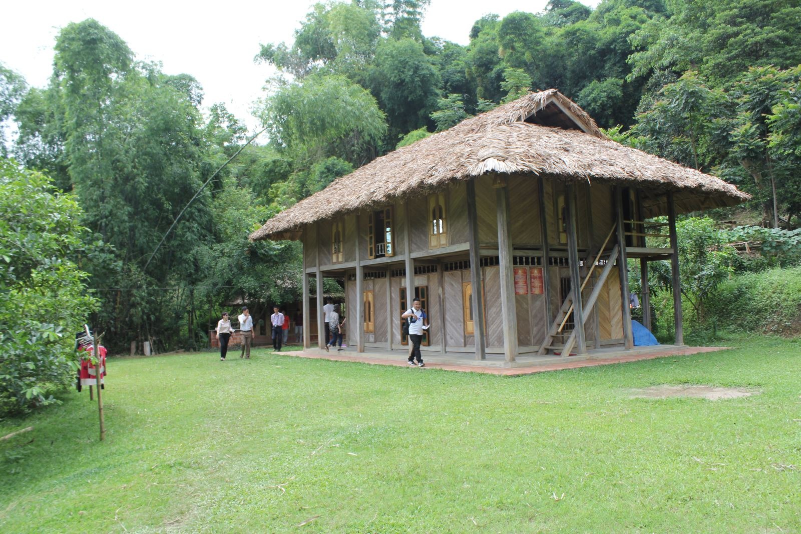 Bản Ngòi với không gian yên bình, mộc mạc (Nguồn: Môi trường du lịch) Bản Ngòi với không gian yên bình, mộc mạc (Nguồn: Môi trường du lịch)