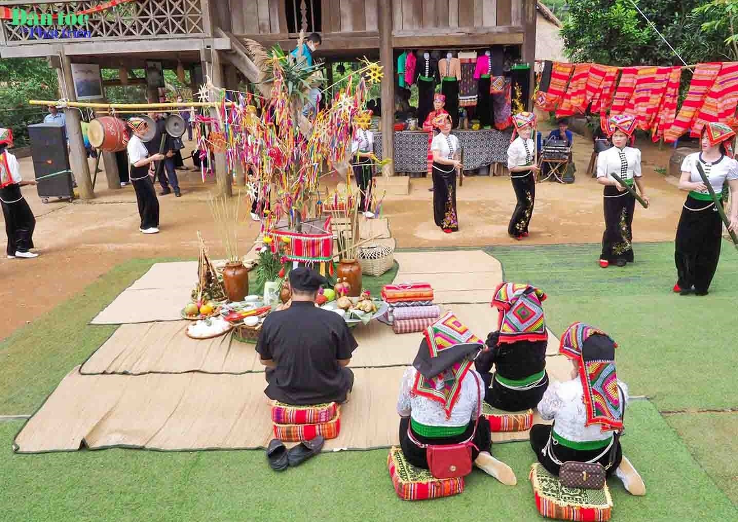 Giới thiệu chung về lễ hội cầu mưa (Nguồn: Báo dân tộc và phát triển) Giới thiệu chung về lễ hội cầu mưa (Nguồn: Báo dân tộc và phát triển)