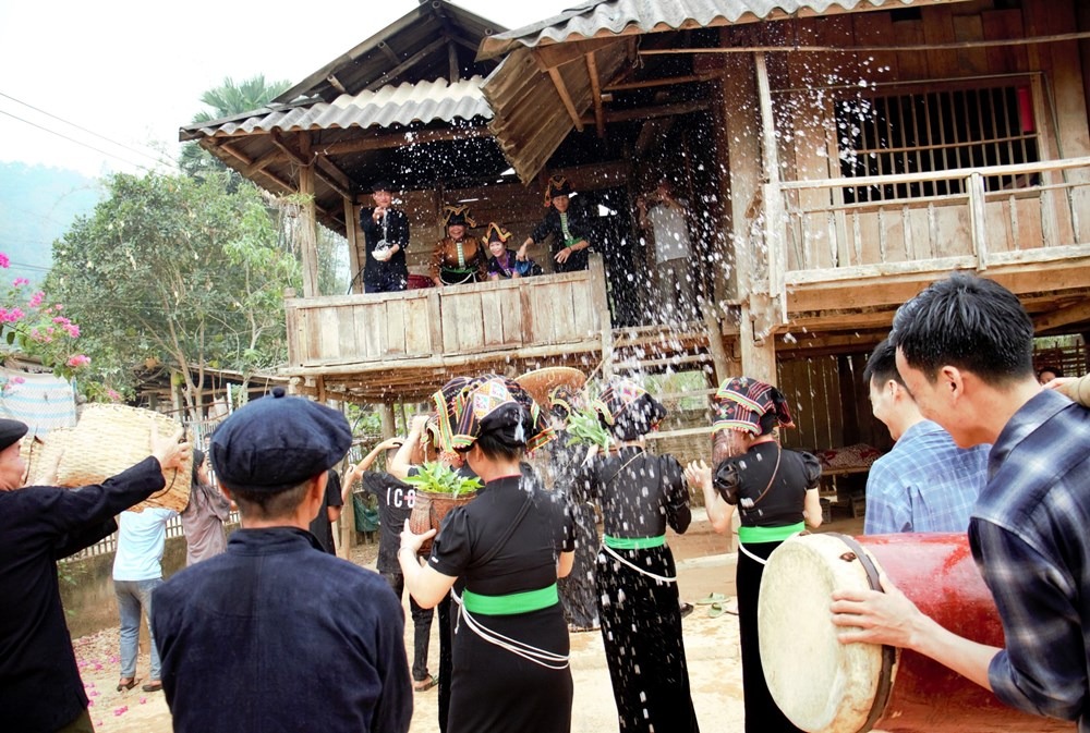 Lưu ý khi tham gia lễ hội cầu mưa (Nguồn: Báo Văn hóa) Lưu ý khi tham gia lễ hội cầu mưa (Nguồn: Báo Văn hóa)