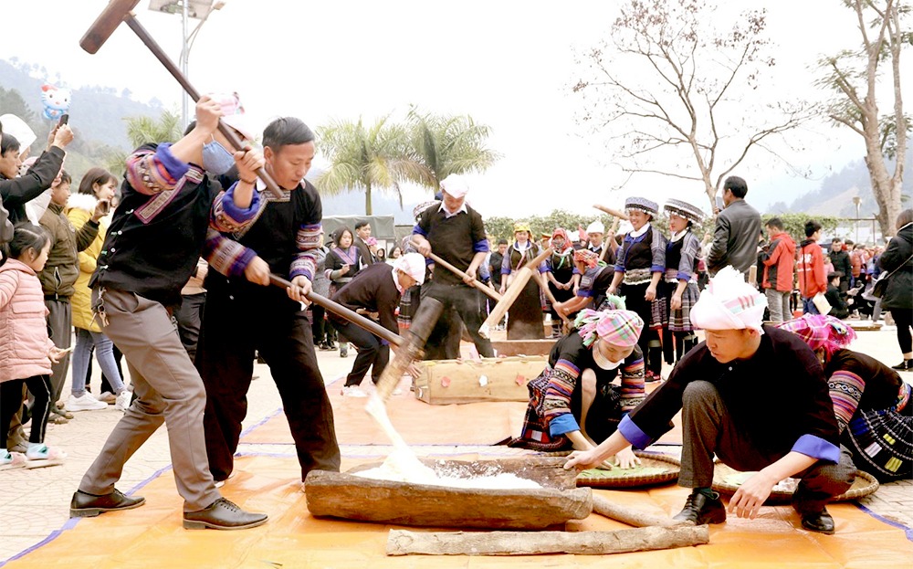 Những lưu ý khi tham gia lễ hội Gầu Tào mà bạn nên biết (Nguồn: Báo Yên Bái) Những lưu ý khi tham gia lễ hội Gầu Tào mà bạn nên biết (Nguồn: Báo Yên Bái)